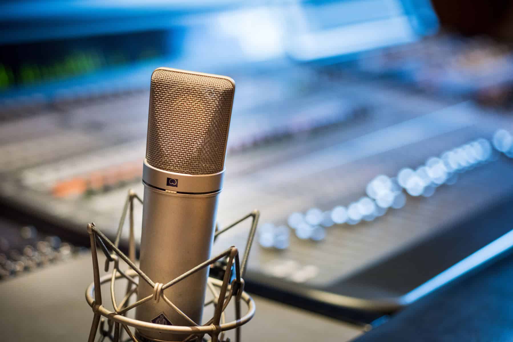 The Different Types of Microphones: Home Studio Essentials May 2023