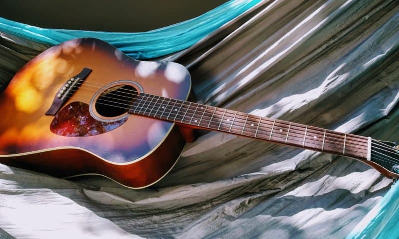 brown acoustic guitar