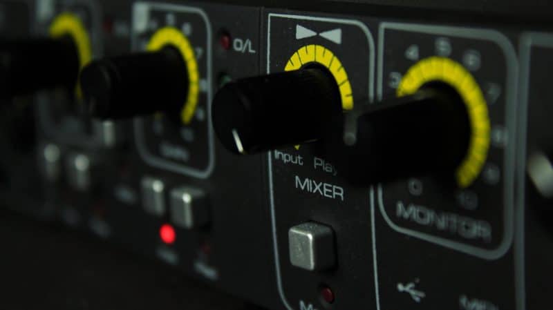 audio interface mix knob