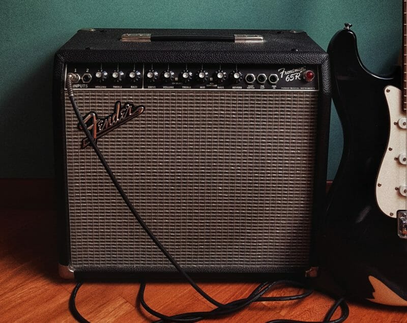 fender guitar amplifier with spring reverb unit